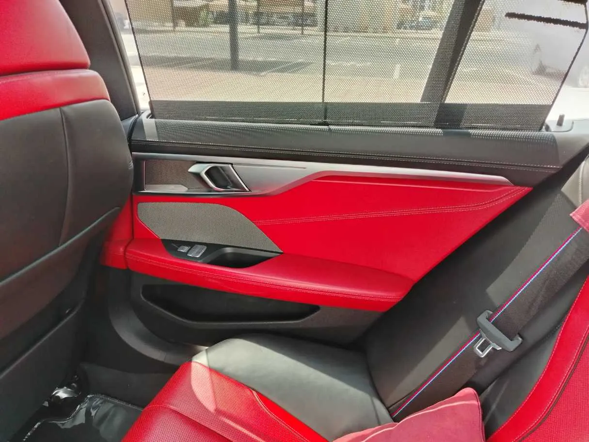 Car image 38