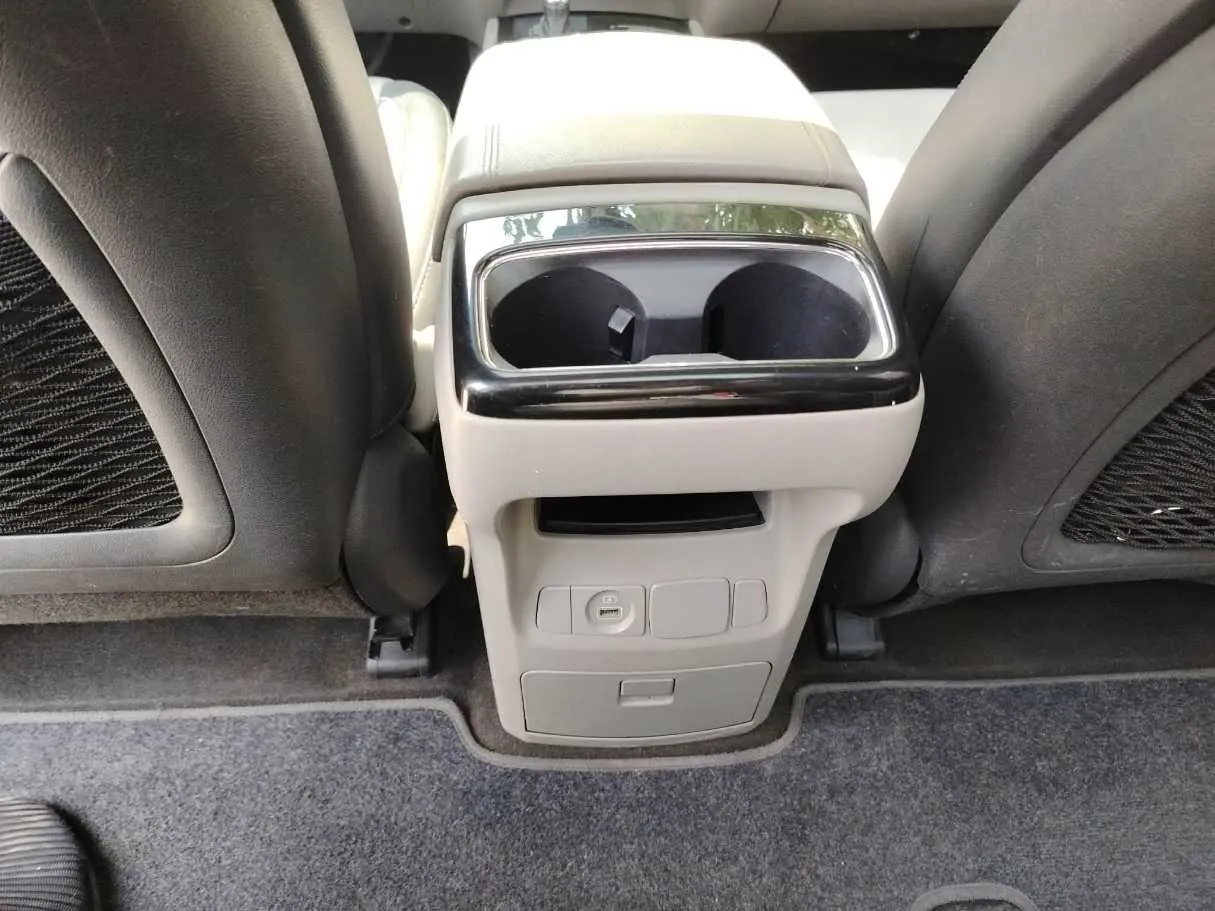 Car image 39