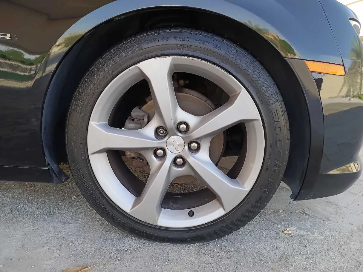 Car image 9
