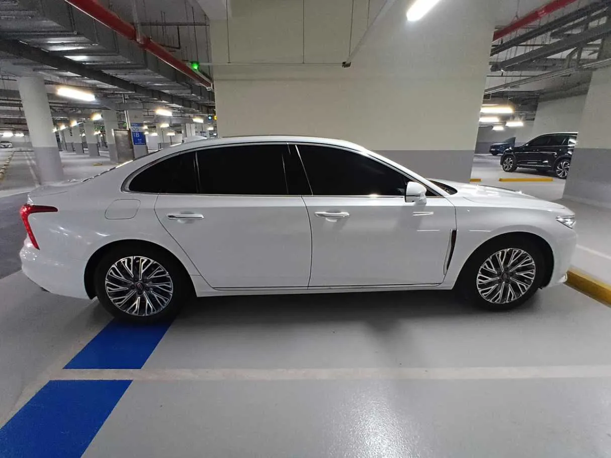 Car image 8