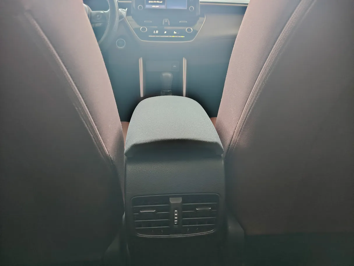 Car image 25
