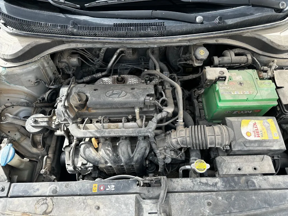 Car image 26