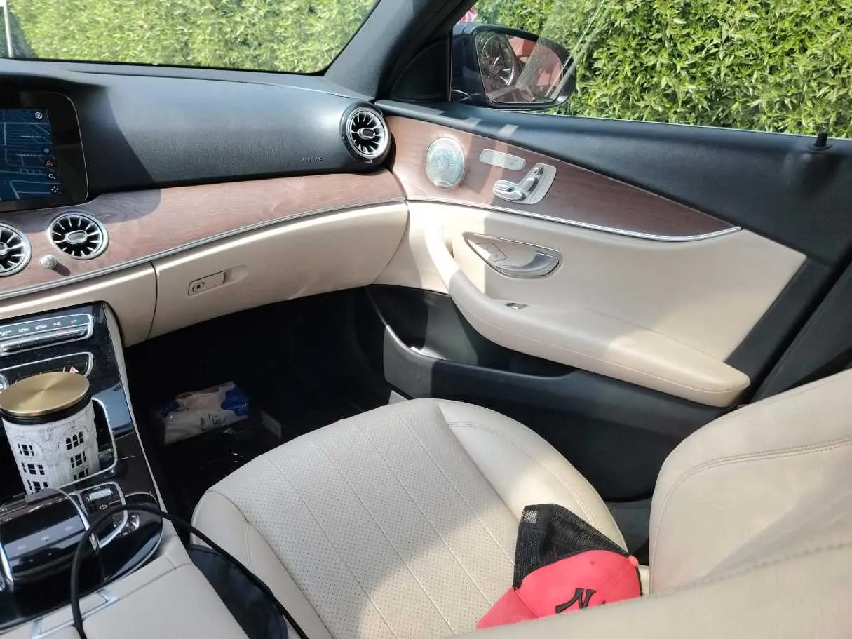 Car image 32