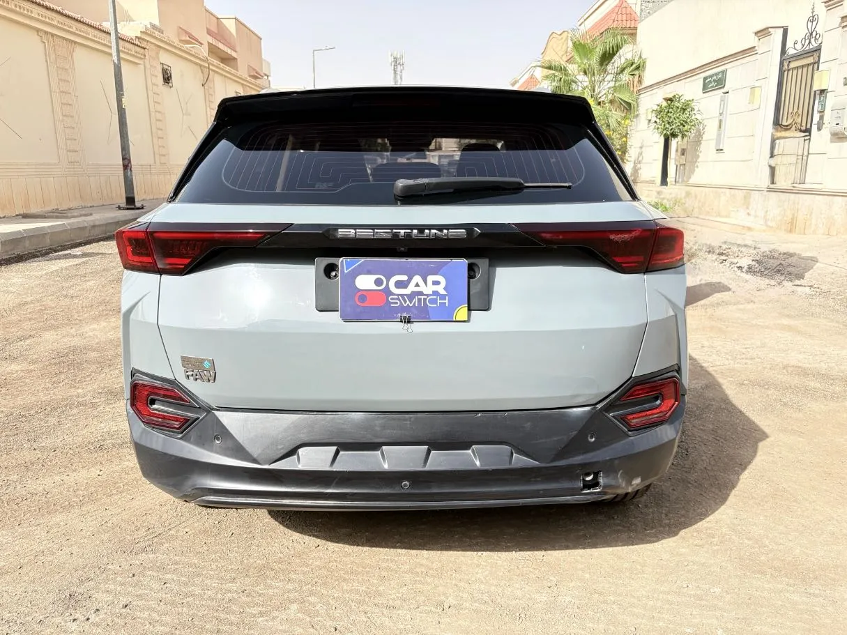 Car image 6