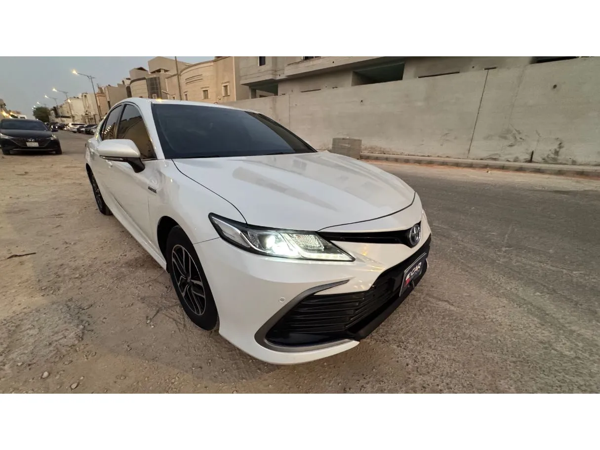 Car image 3