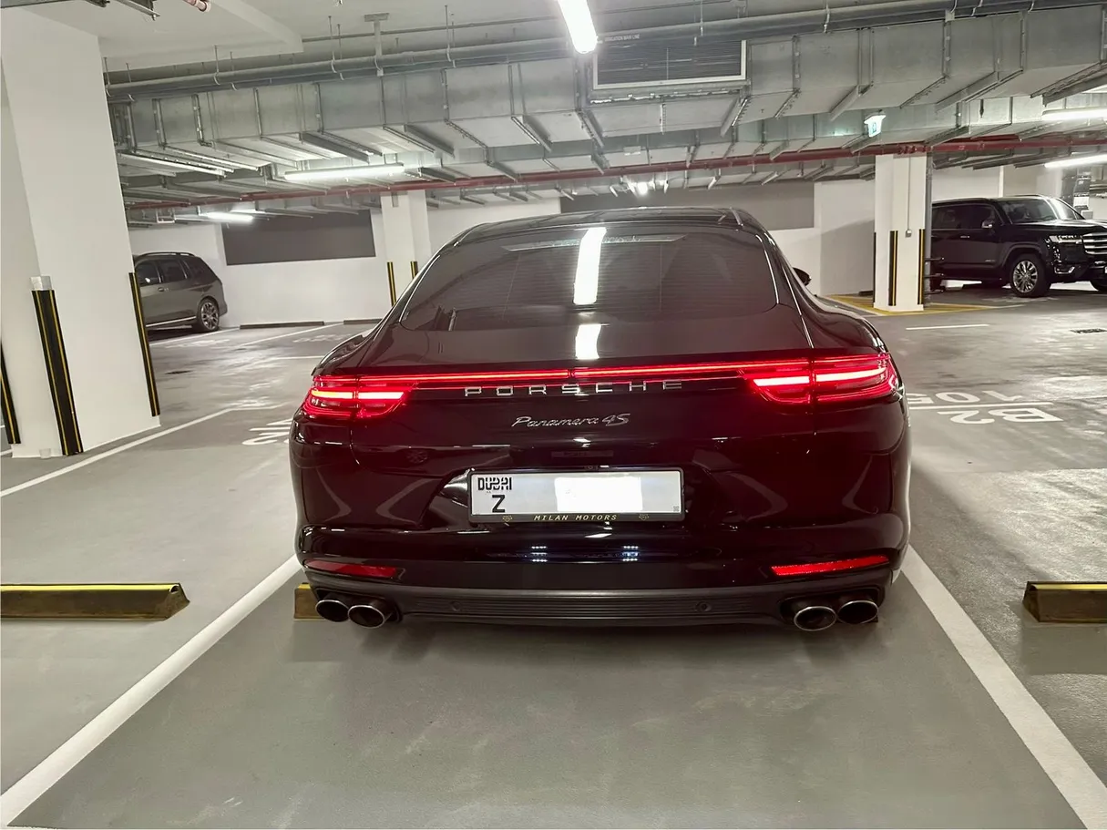Car image 11