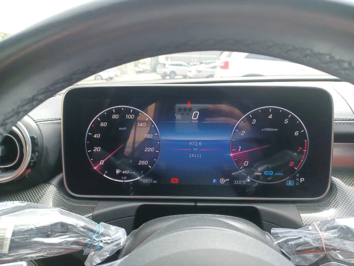 Car image 16