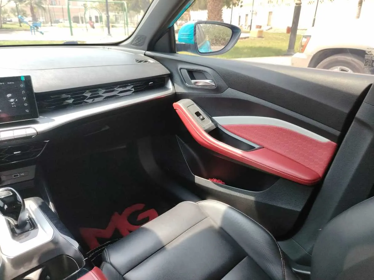 Car image 34