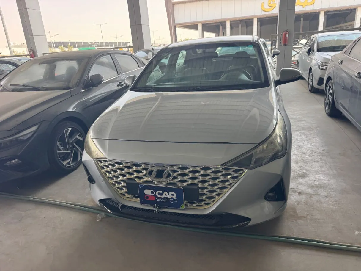 Car image 2