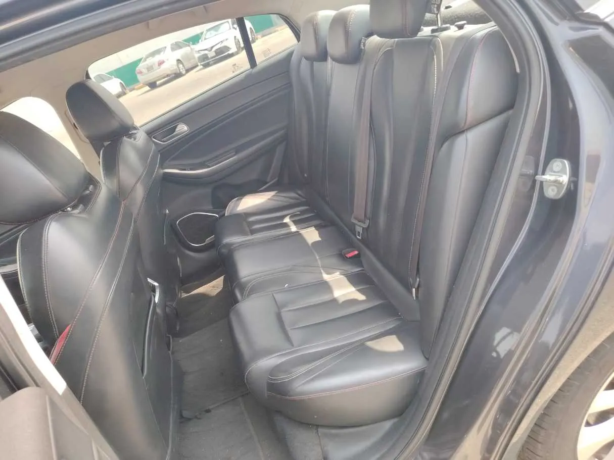 Car image 15
