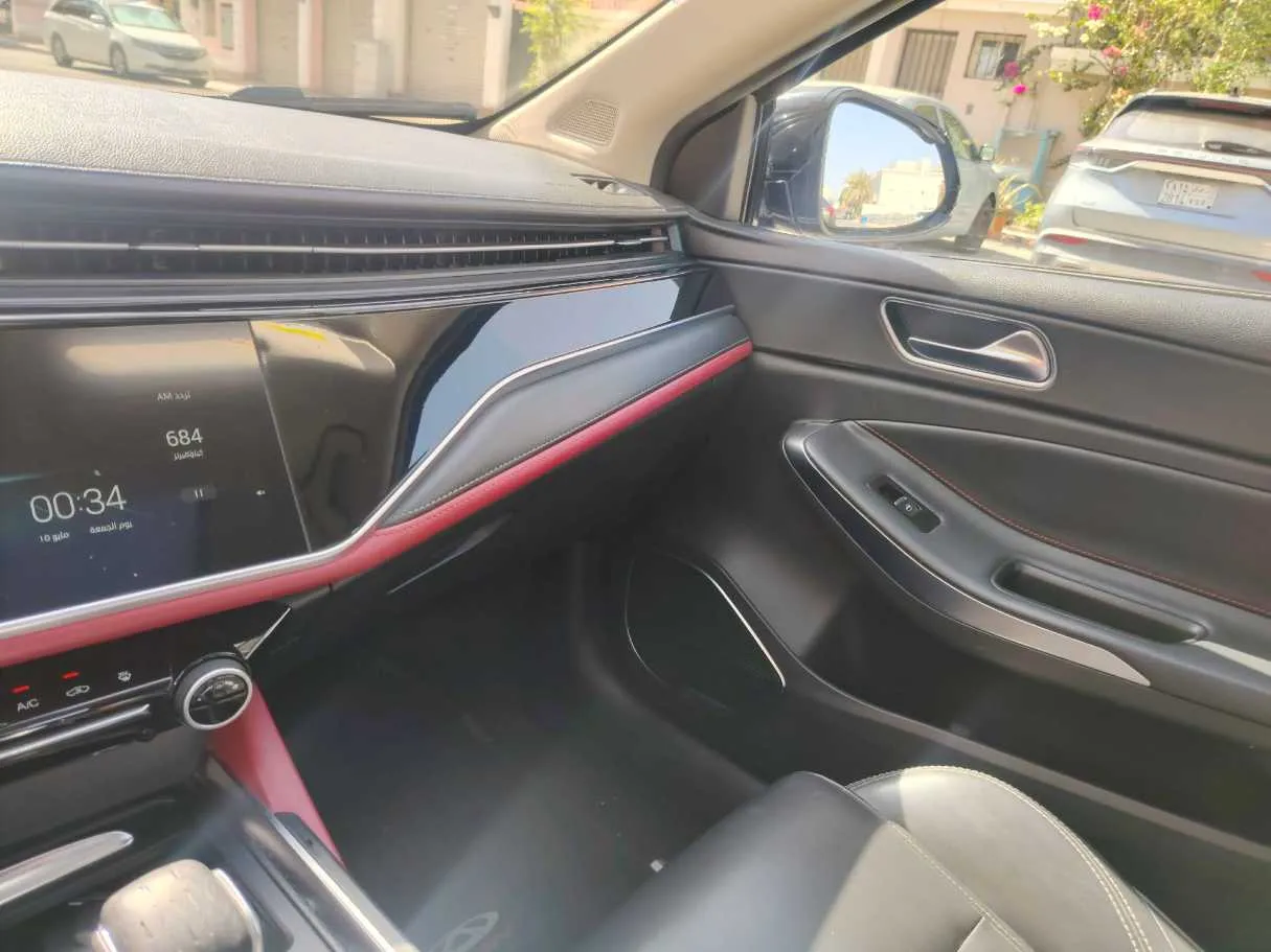 Car image 24