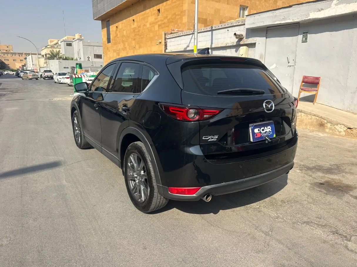 Car image 7