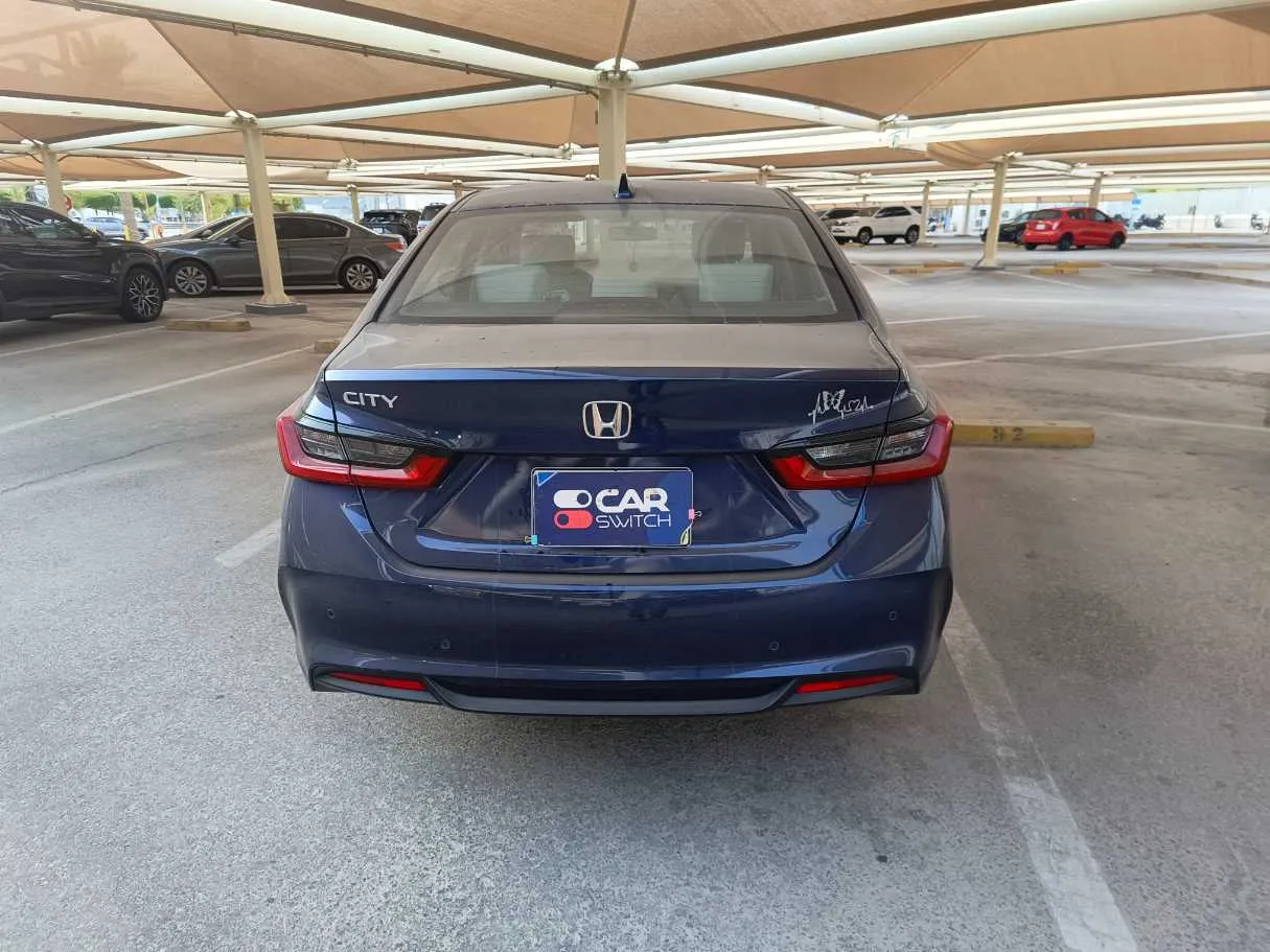 Car image 6