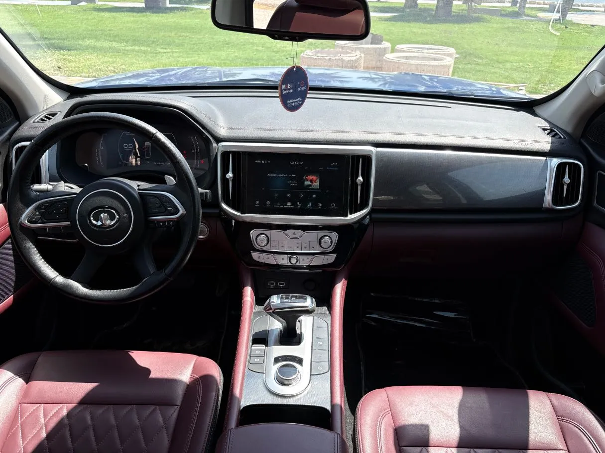 Car image 19