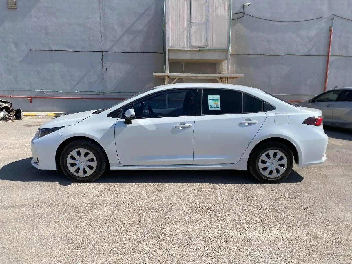 Car image 8