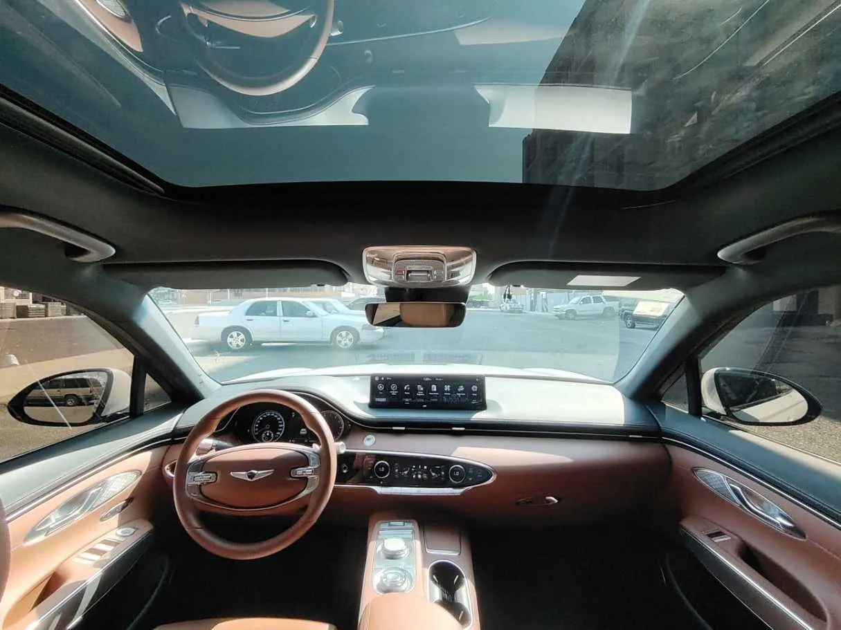 Car image 17
