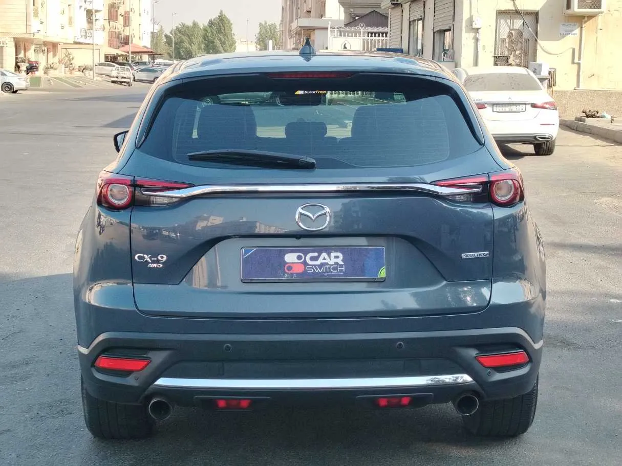 Car image 6