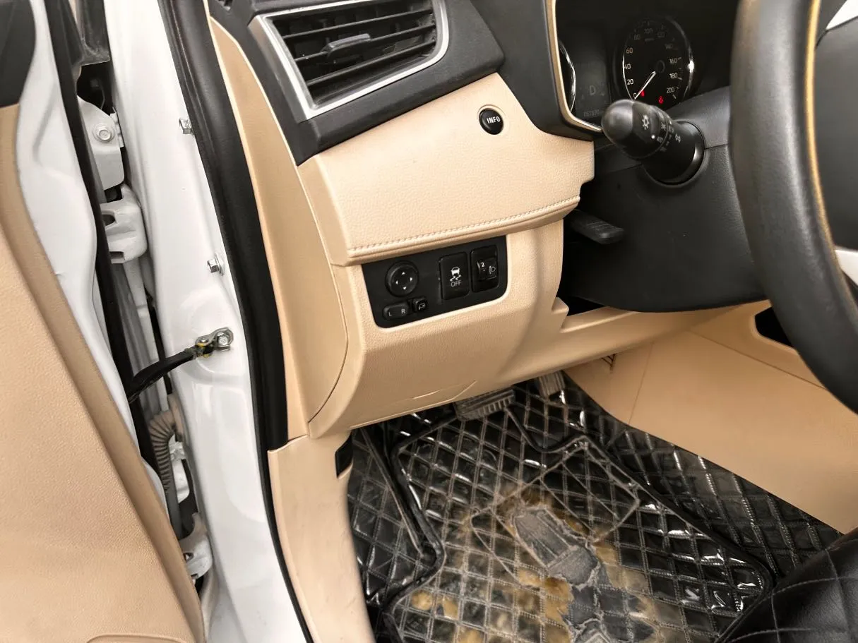 Car image 28