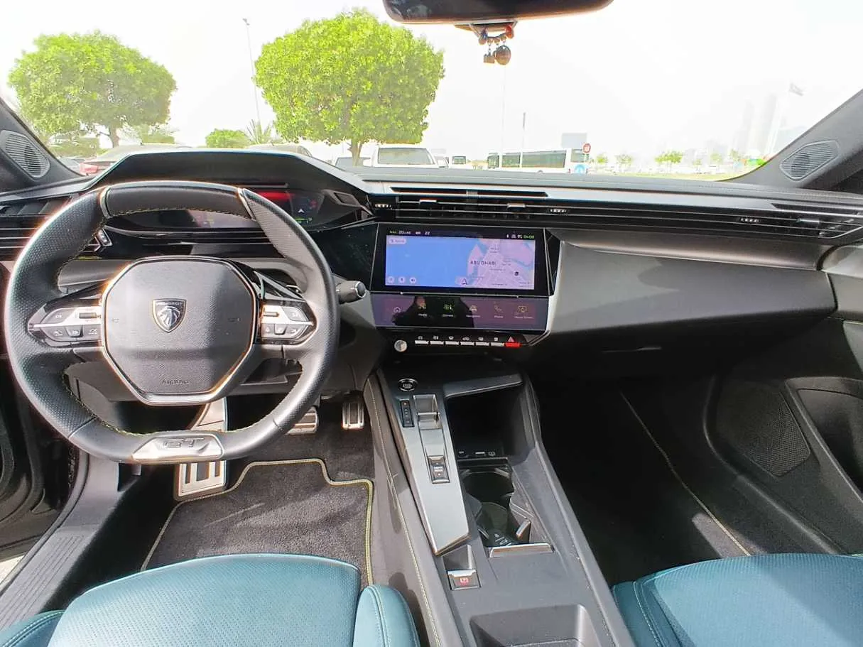 Car image 14