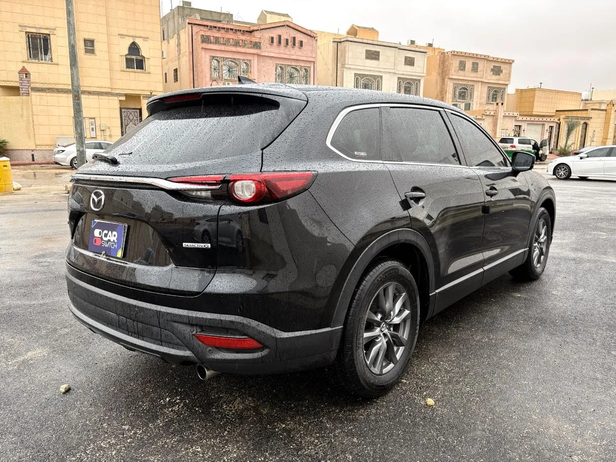 Car image 5