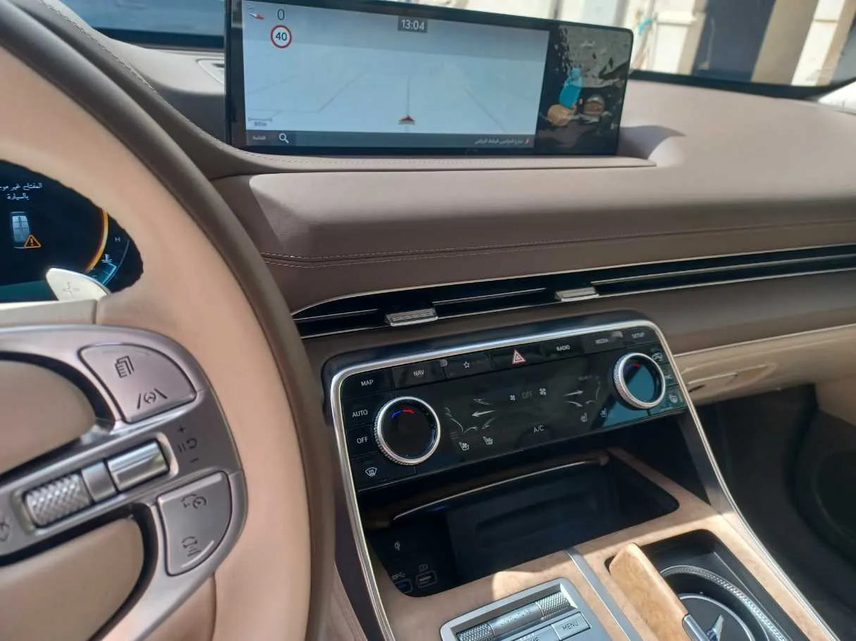 Car image 17