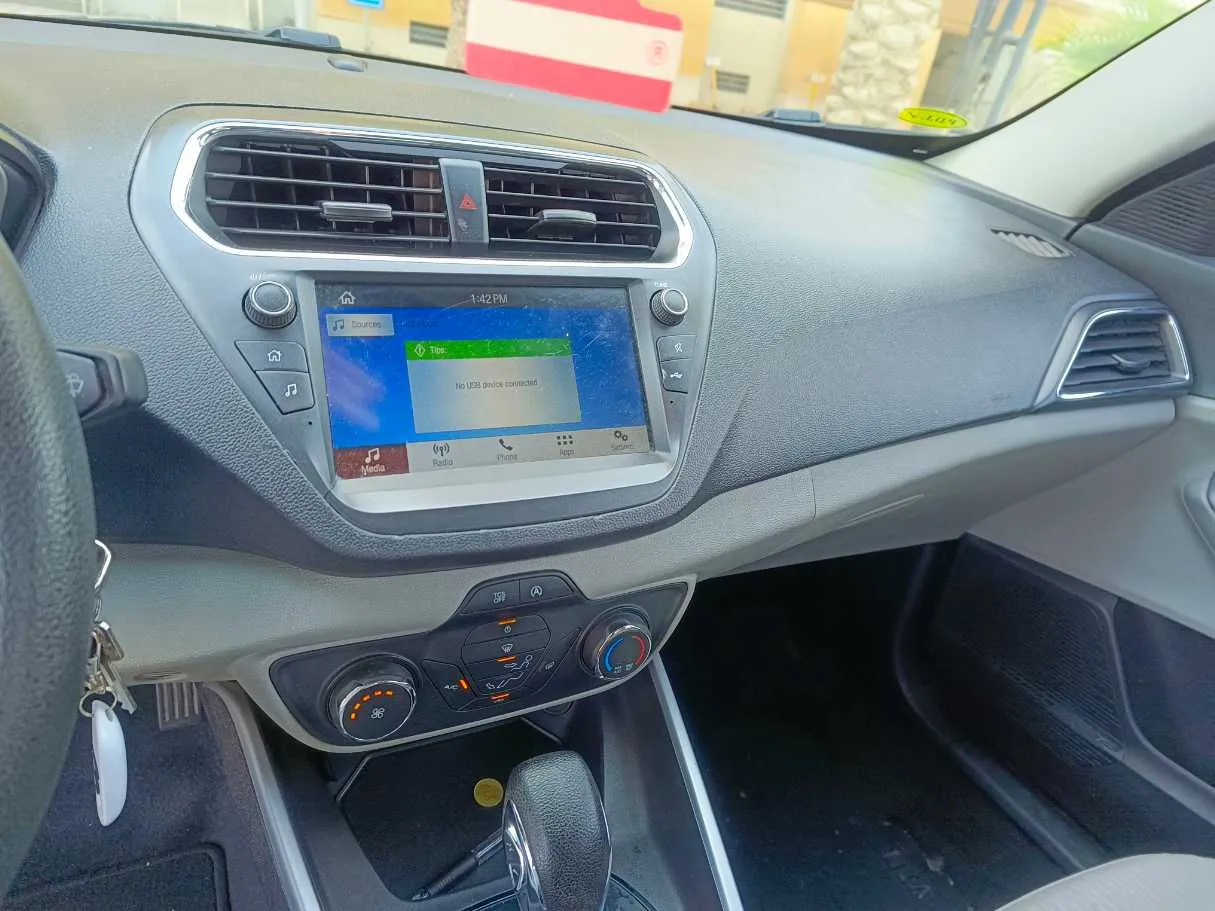 Car image 23