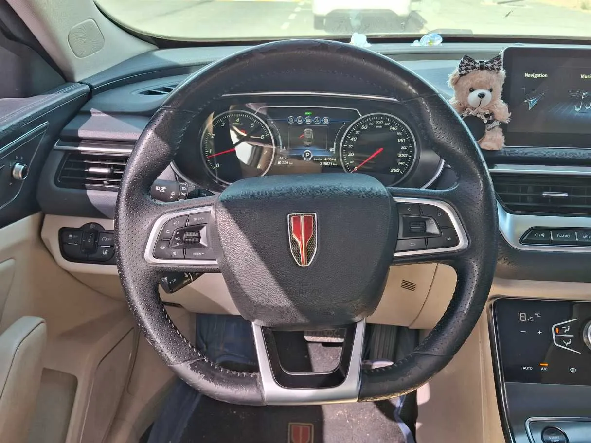 Car image 16