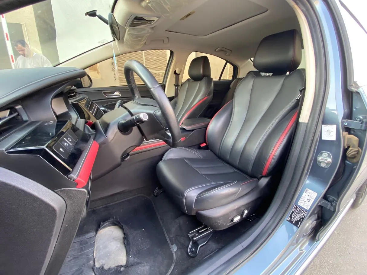 Car image 11