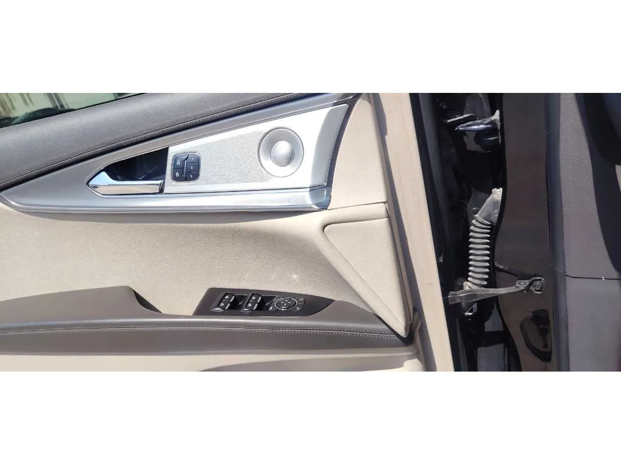 Car image 28