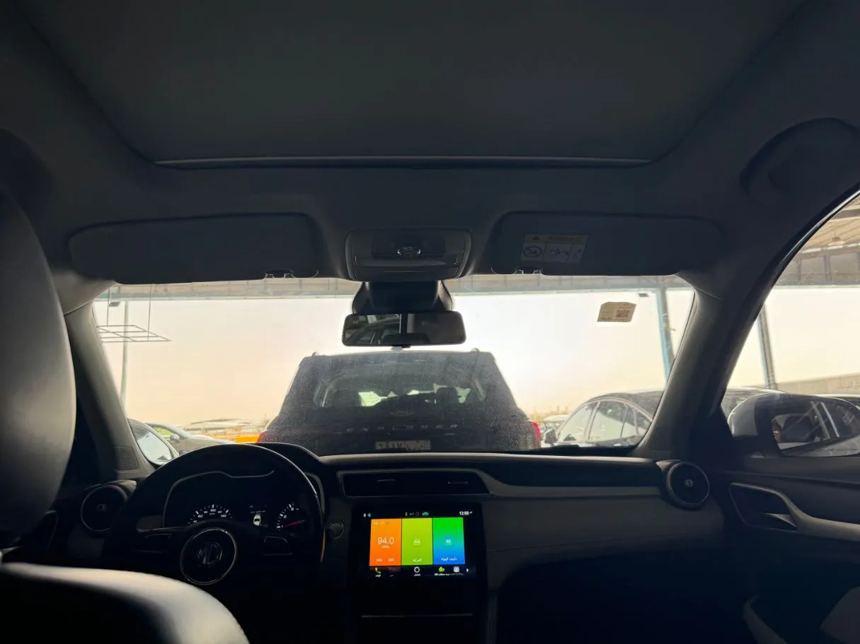 Car image 16