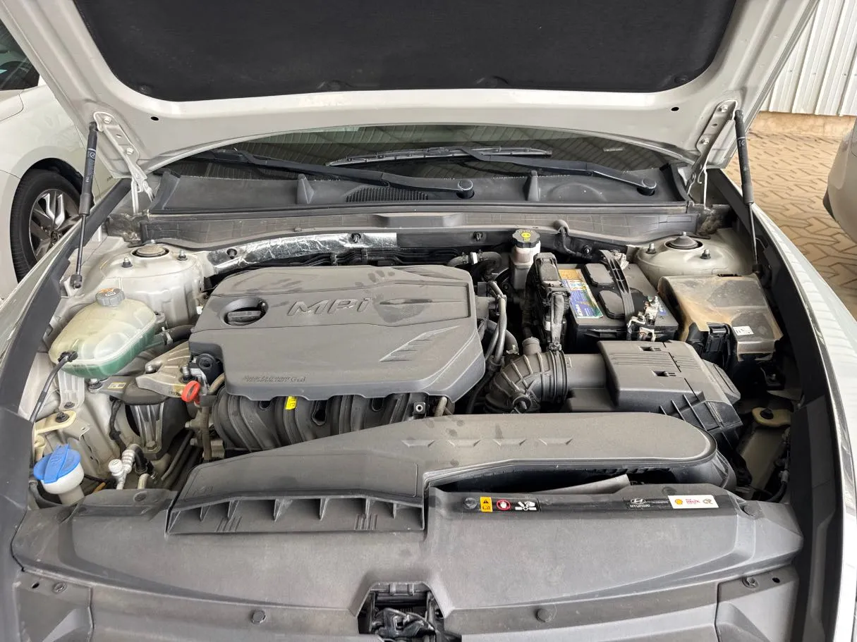 Car image 18