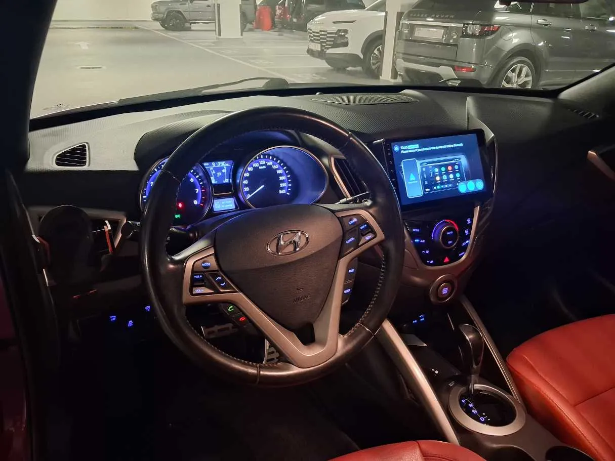 Car image 11