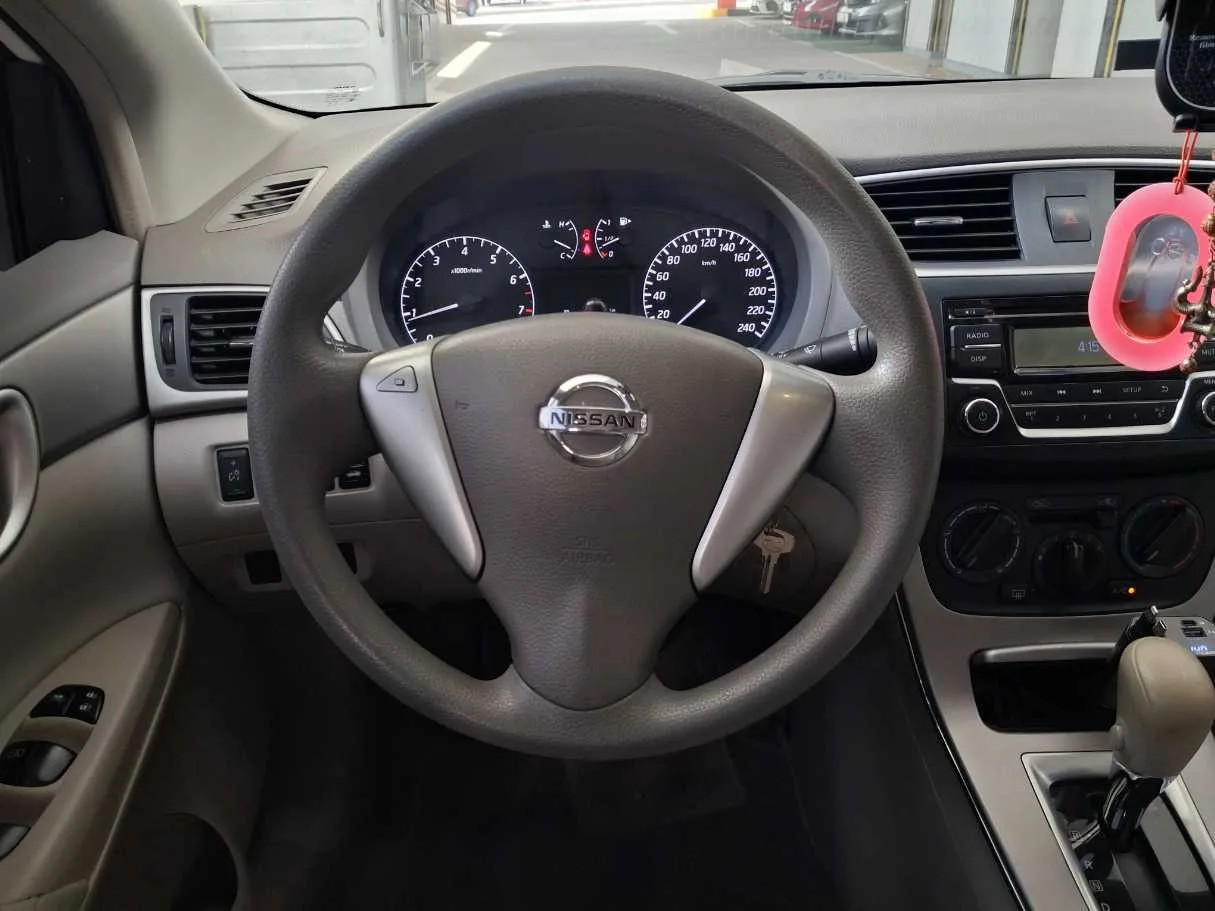 Car image 15