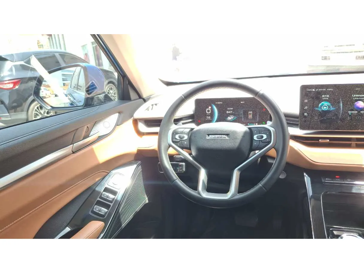 Car image 18