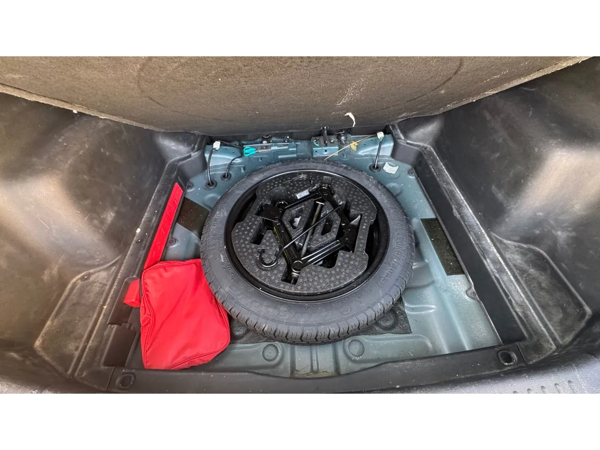 Car image 23
