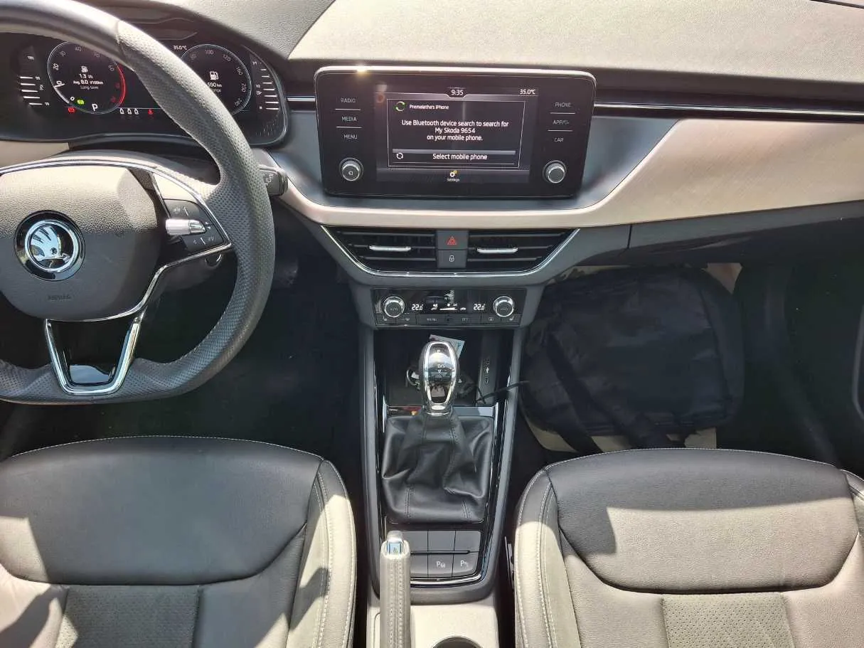 Car image 15