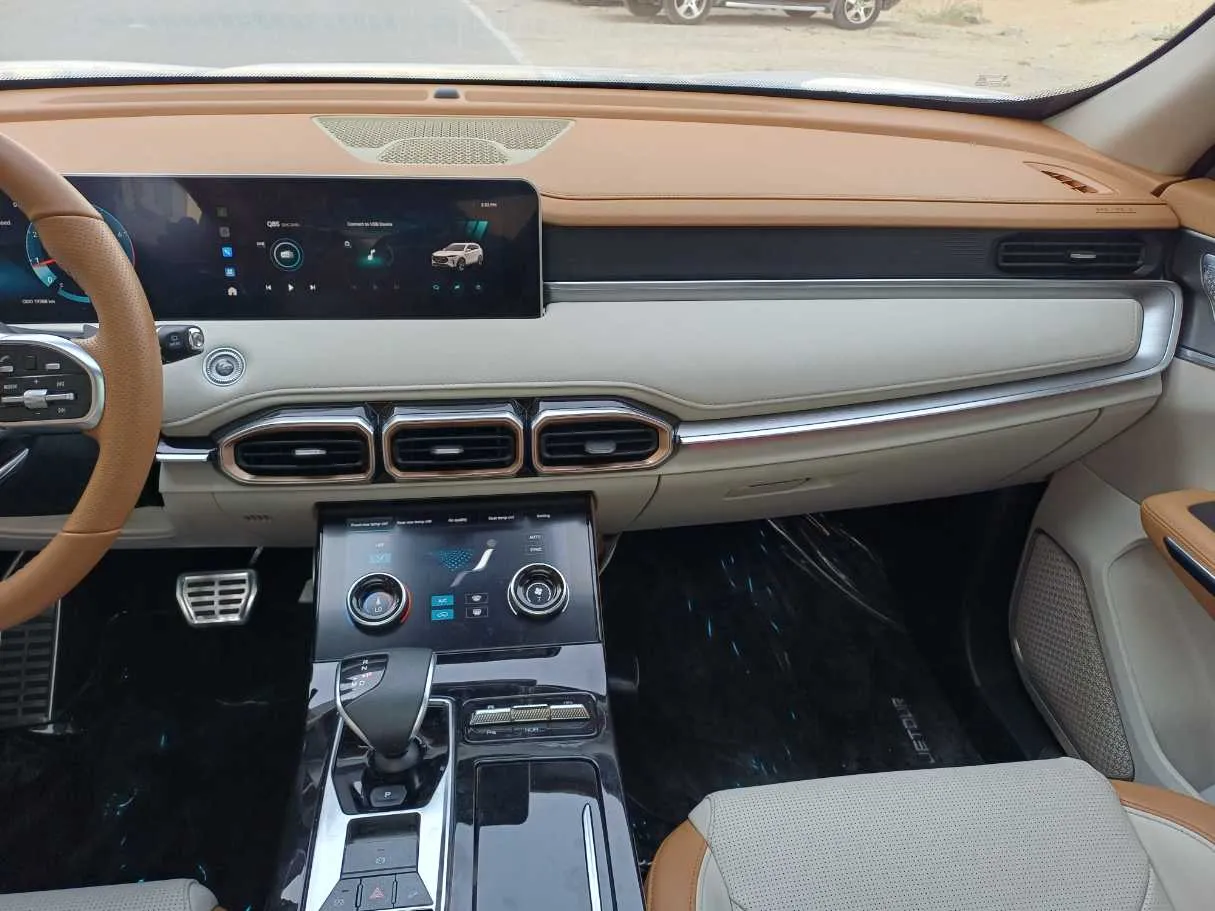 Car image 16