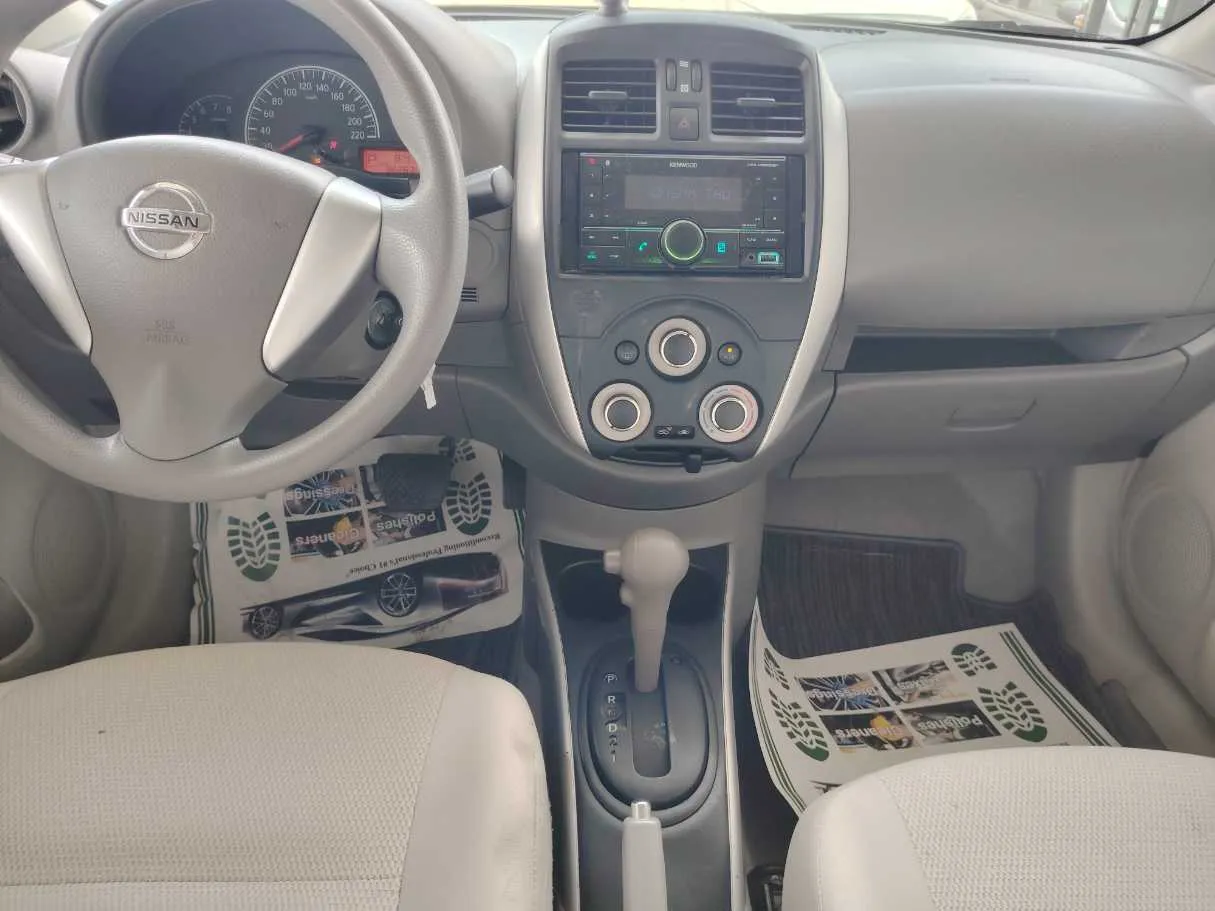 Car image 19