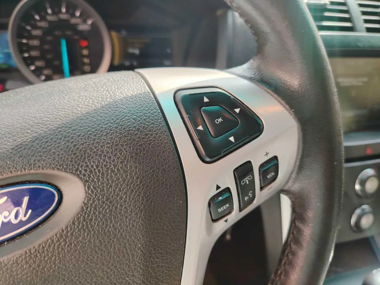 Car image 36