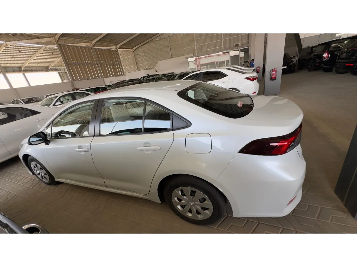 Car image 8