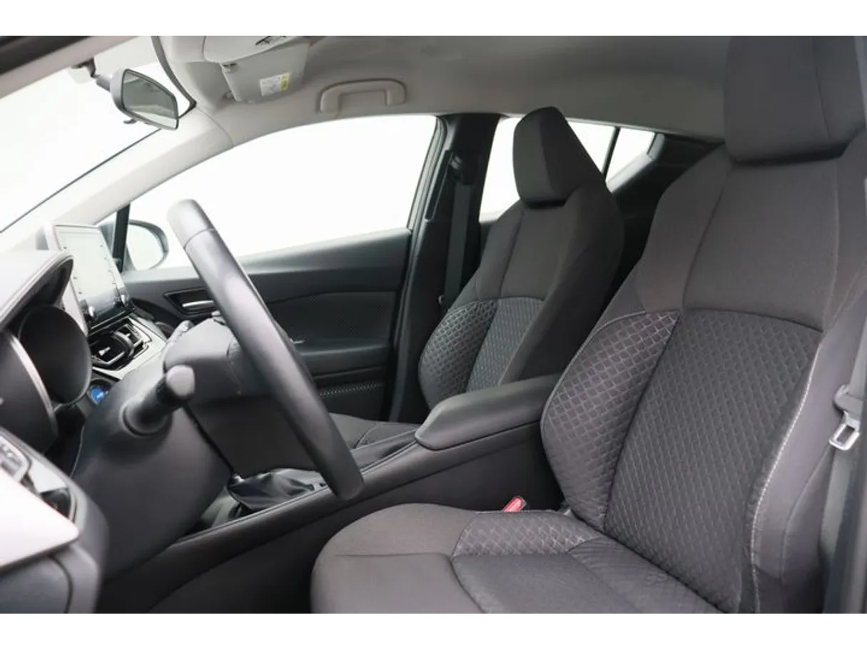 Car image 8