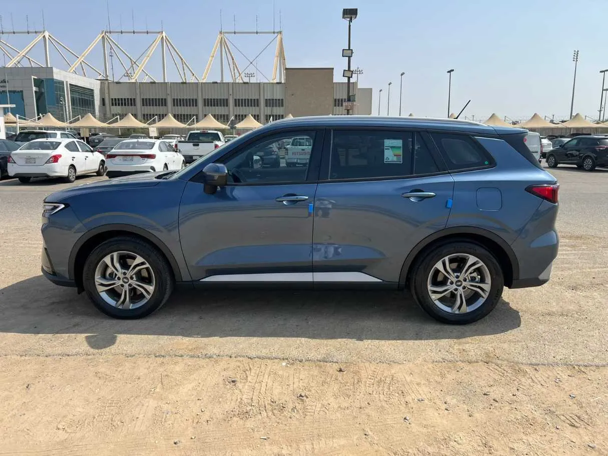 Car image 8
