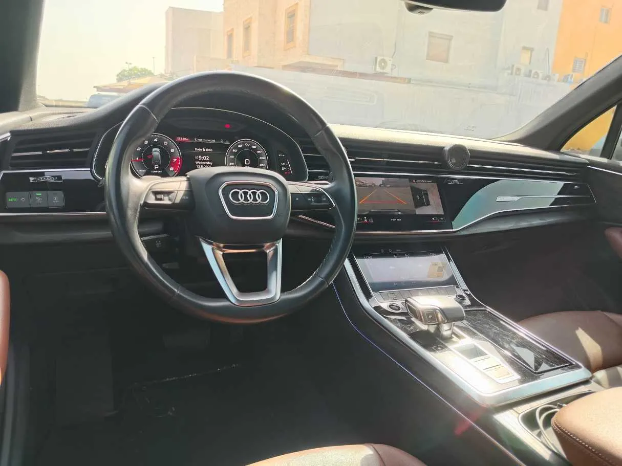 Car image 27