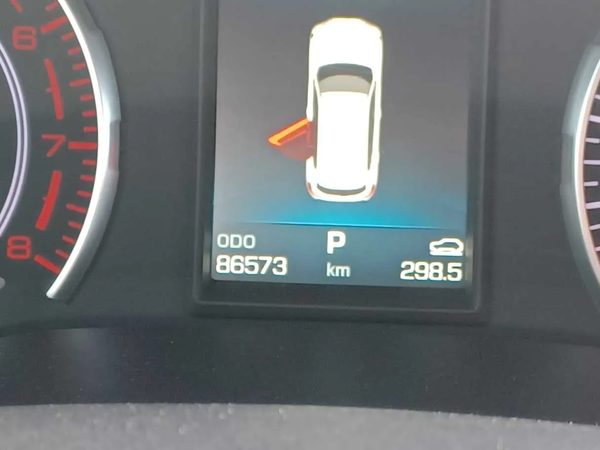 Car image 18
