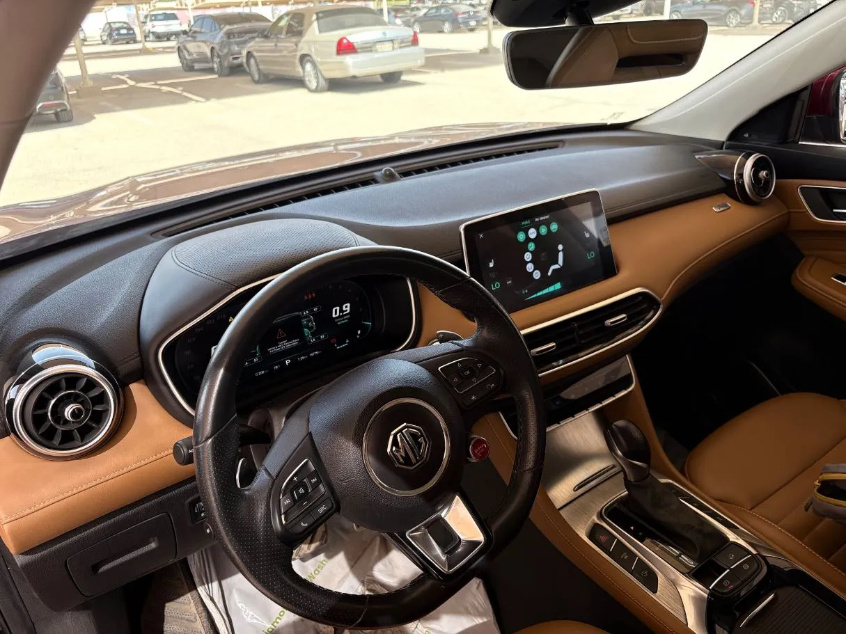 Car image 11