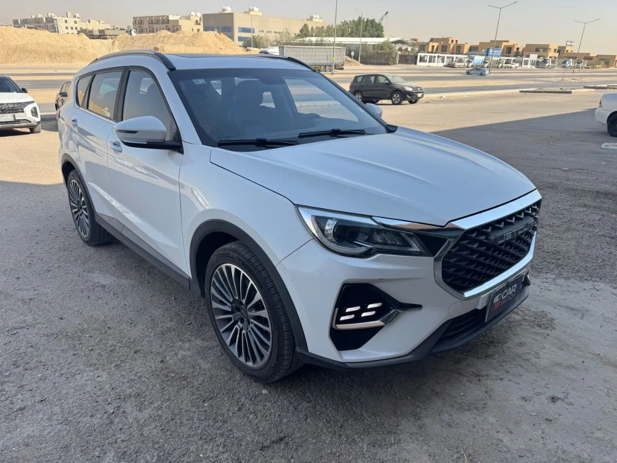 Car image 3