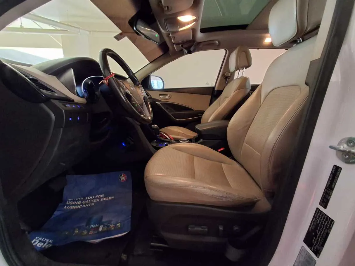 Car image 12