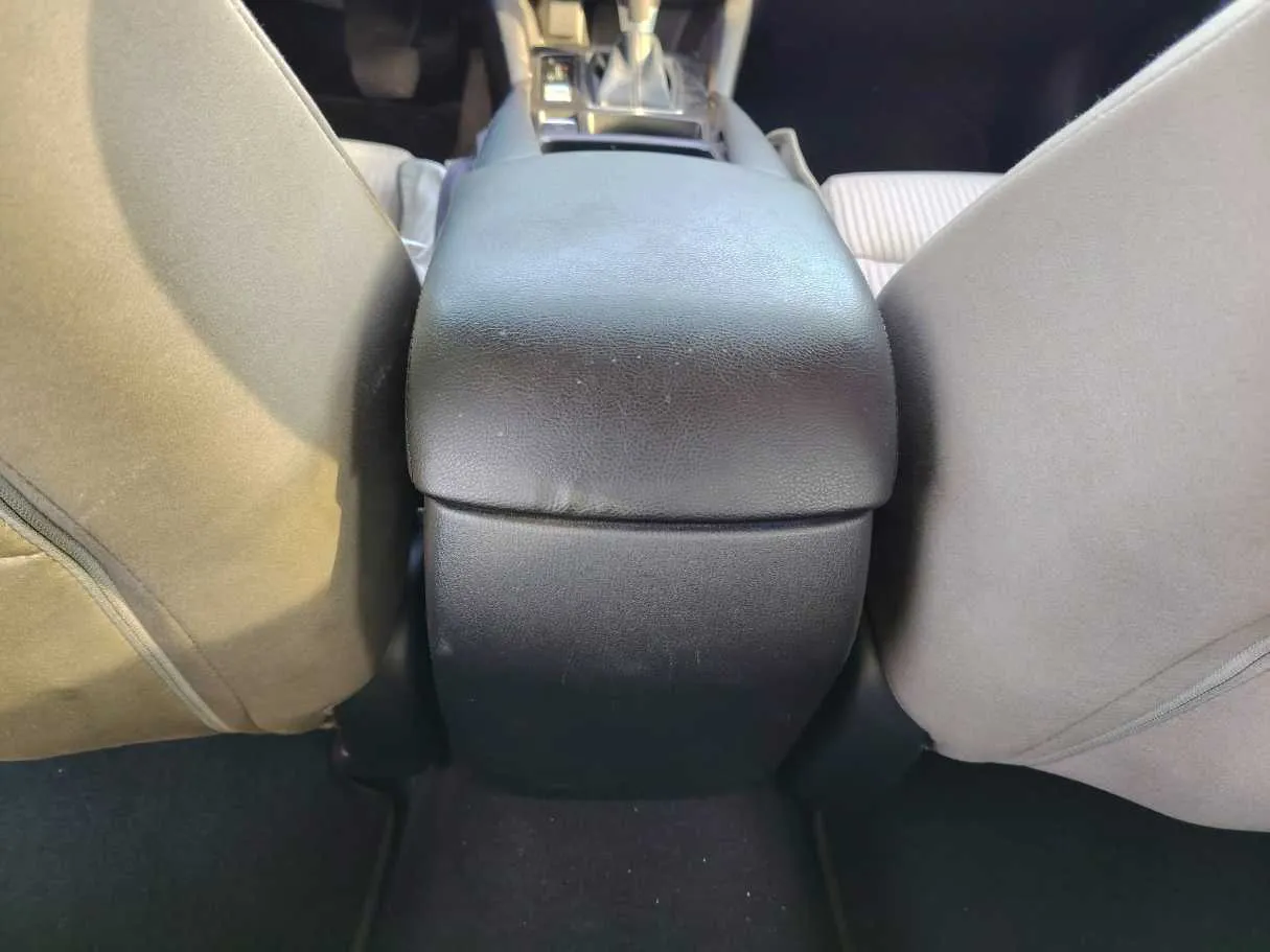 Car image 38