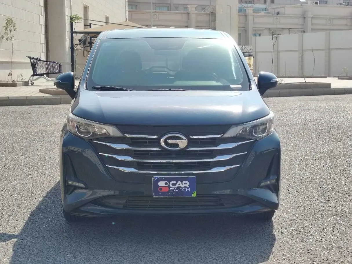 Car image 2