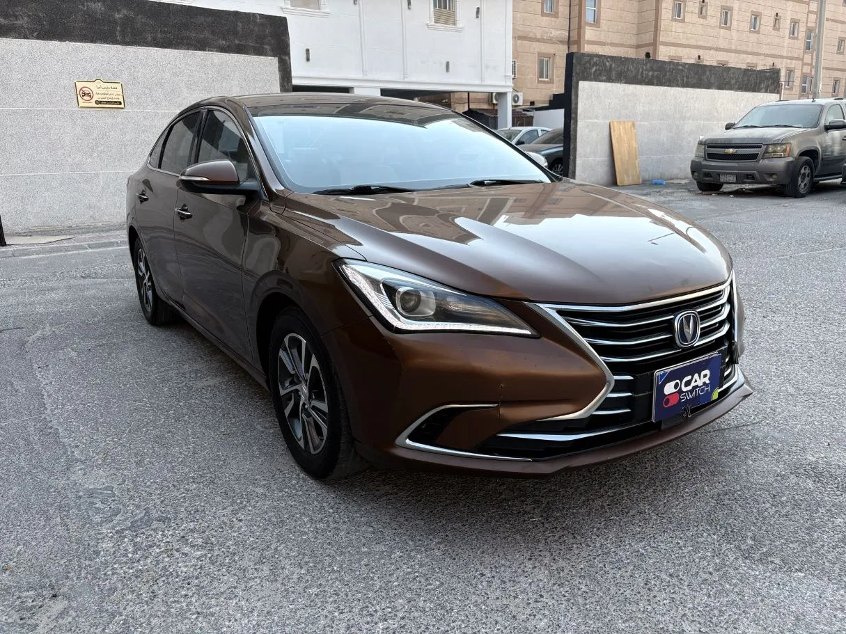 Car image 3